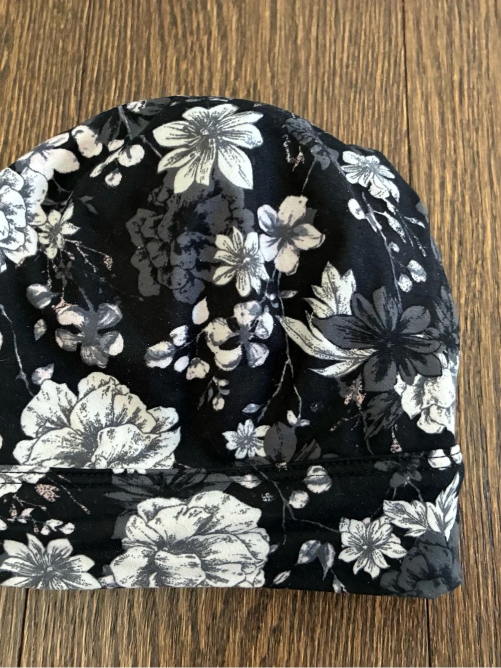 Victoria’s Secret Soft Bralette Floral 🖤🤍 - Picture 7 of 8